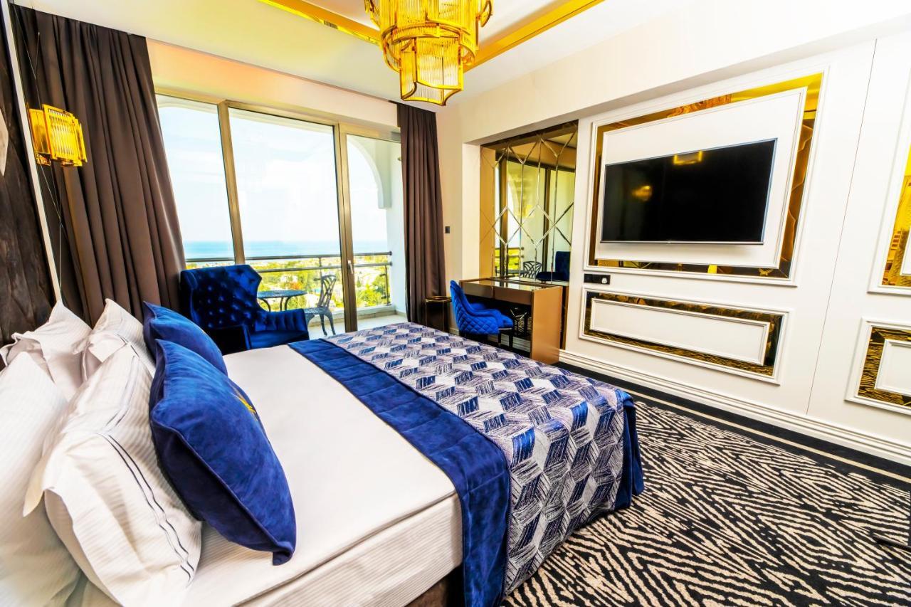 Chamada Prestige Hotel And Casino Agios Epiktitos Zewnętrze zdjęcie